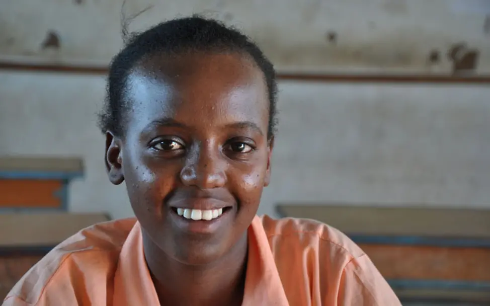 Rahama hat den großen Traum Ärztin zu werden | © UNICEF Kenya/ Charbonneau Kenia: Die 14-jährige Rahama reist 300 km zur Schule