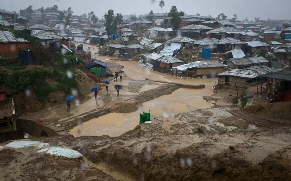 Rohingya in Bangladesch: Blick auf das Balukhali-Camp | © UNICEF/Modola Rohingya in Bangladesch: Das Balukhali-Camp an der Grenze zu Myanmar