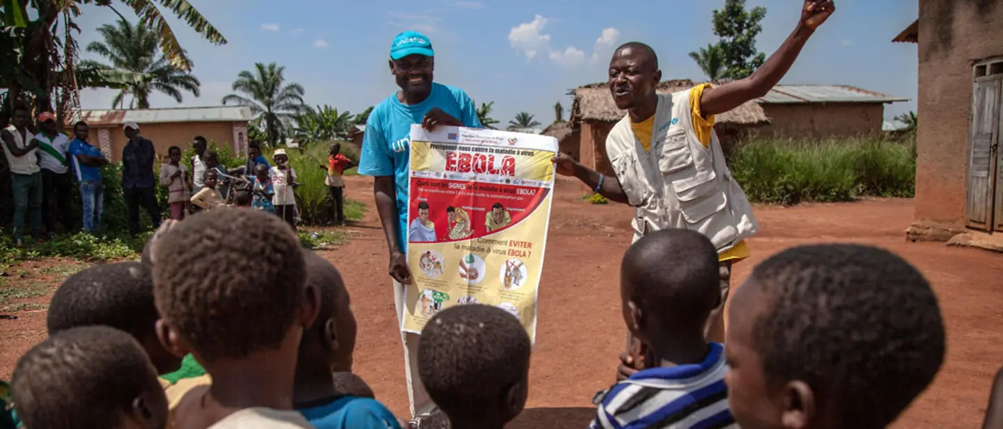 Mit anschaulichen Postern lernen auch die Kleinsten, sich vor Ebola zu schützen. | © UNICEF/Naftalin Ebola im Kongo: Mit anschaulichen Postern lernen auch die Kleinsten, sich vor Ebola zu schützen.