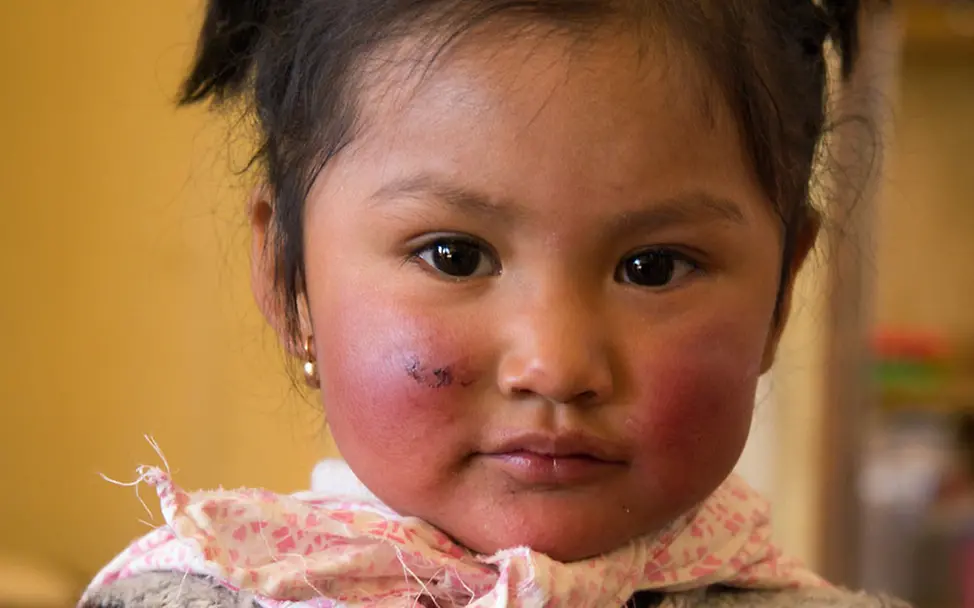In von UNICEF unterstützten Kinderzentren lernen die Kinder spielerisch. | UNICEF/Paz-Soldán Indigene Kinder in Bolivien werden oft nicht ausreichend gefördert.
