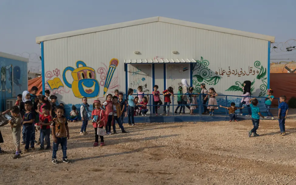 Der Kindergarten in Zaatari von außen | © UNICEF/Herwig Zaatari in Jordanien: Der Kindergarten von außen