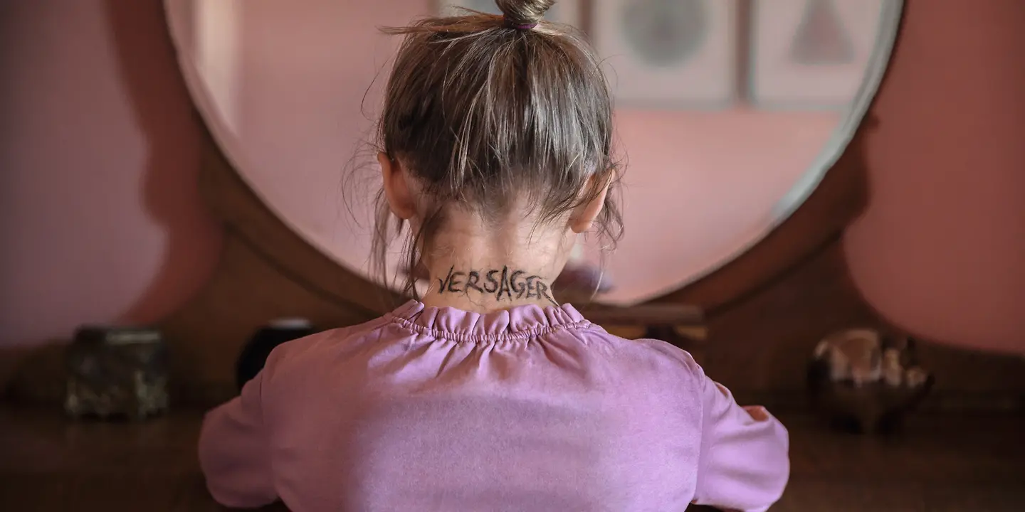 #NiemalsGewalt UNI394313