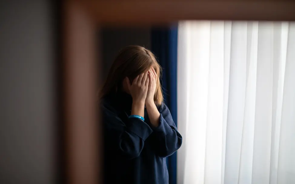 Die 15-jährige Valia aus der Urkaine lief von zu Hause weg. | © UNICEF/Filippov Ukraine: Valia (15) ist von zu Hause weg gelaufen.