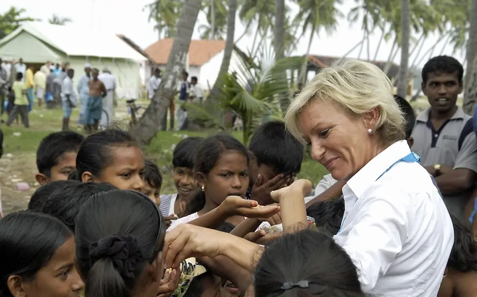 UNICEF-Botschafterin Sabine Christiansen in Sri Lanka. UNICEF-Botschafterin Sabine Christiansen in Sri Lanka.