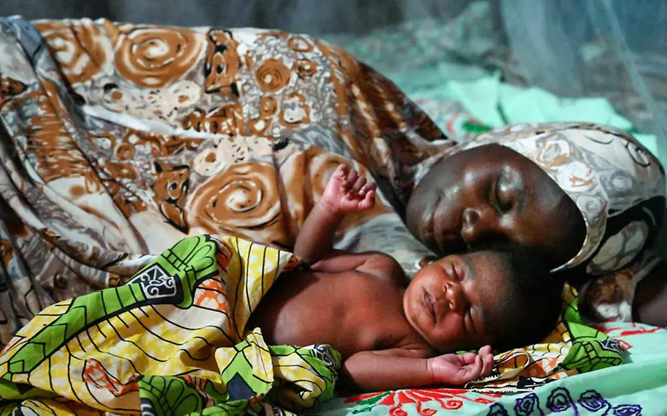 Malaria: Kleinkinder und Schwangere in den Tropen gehören zu den Malaria-Risikogruppen 