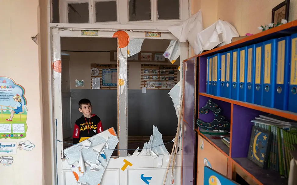 Minen in der Ukraine: Eine Schule wurde durch eine Explosion beschädigt | © UNICEF/Filippov Minen in der Ukraine: Eine Schule wurde durch eine Explosion beschädigt