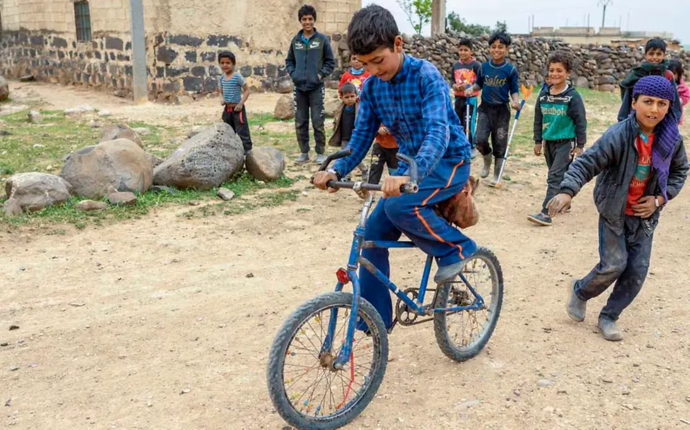 Syrien: Jumaa hat durch eine Mine einen Fuß verloren. Jetzt kann er wieder Rad fahren | © UNICEF/Janji Syrien: Jumaa hat durch eine Mine einen Fuß verloren. Jetzt kann er wieder Rad fahren