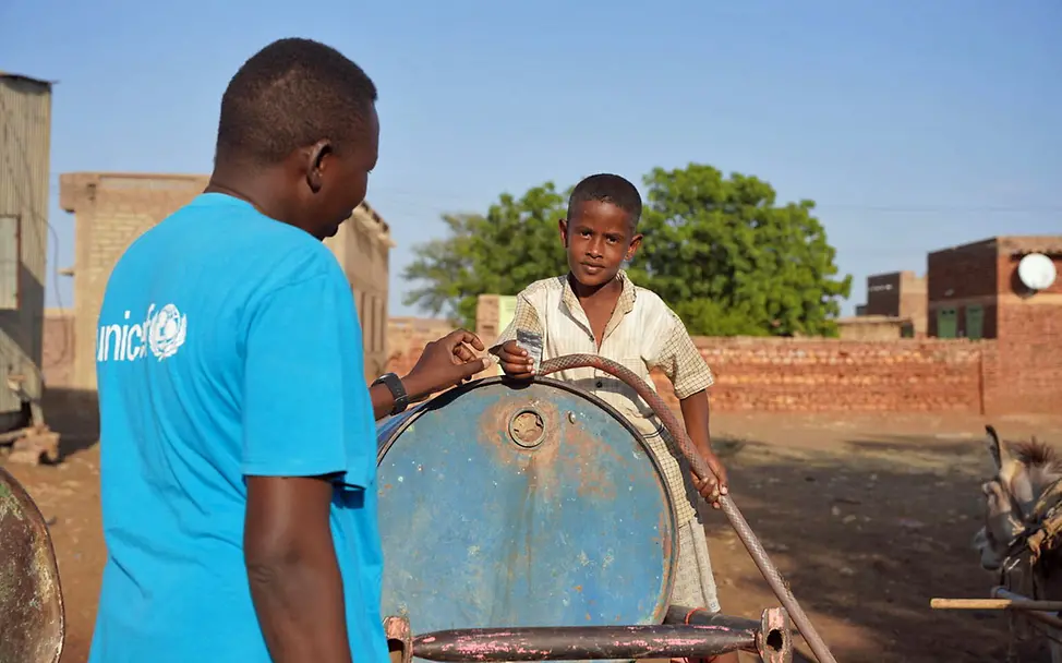 Sudan Spenden Nothilfe: Tabletten sorgen für sauberes Wasser zum Beispiel nach Überschwemmungen 
