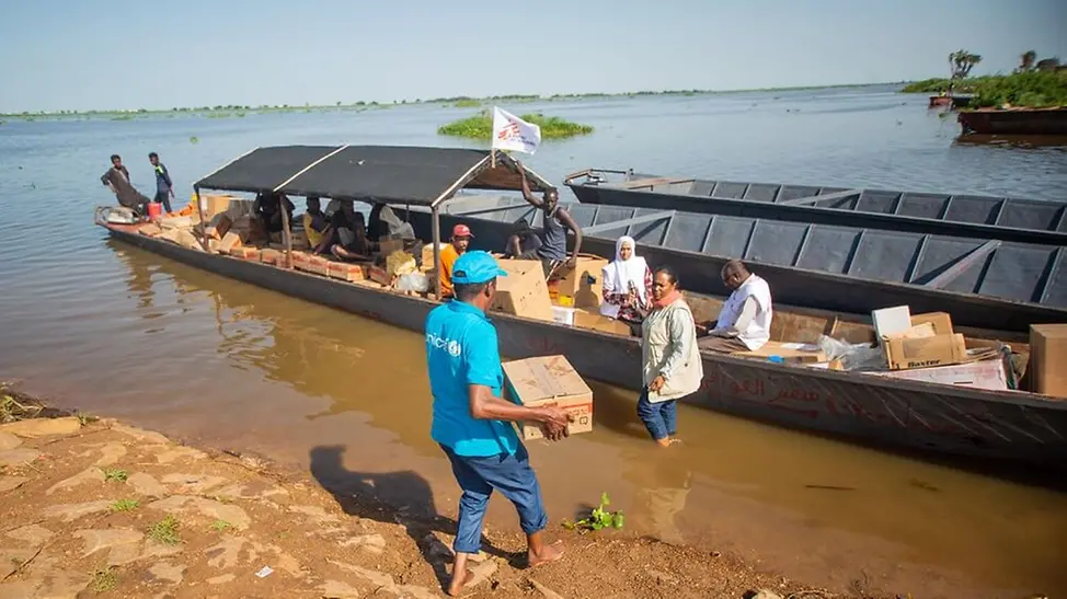 Masern gefährlich: Im Sudan bringt ein mobiles Team die Impfstoffe per Boot zu den Kindern 