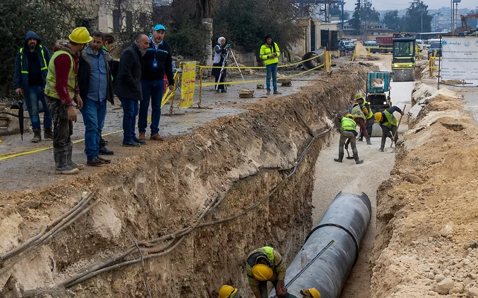 Bauarbeiten für Wasserleitungen in Syrien