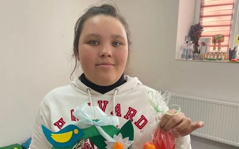 Ukraine: Dariia tanzt im von UNICEF unterstützten Kinderzentrum