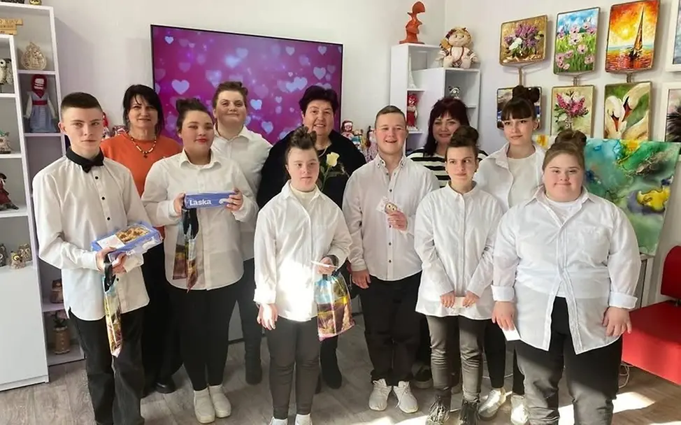 Ukraine: Kinder mit Behinderung bekommen in einem UNICEF-Kinderzentrum Unterstützung