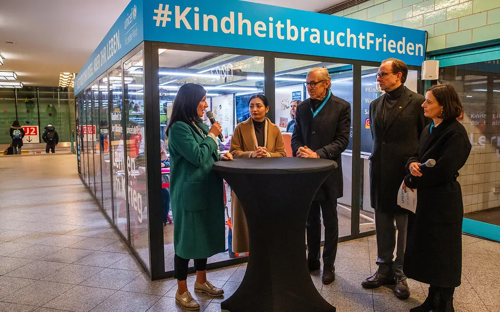Berlin U-Bahnaktion Ministerin