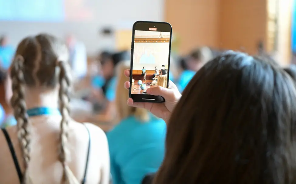 Kinder und Jugendliche: Social Media | © UNICEF/Sachse-Grimm Kinder und Jugendliche: Social Media