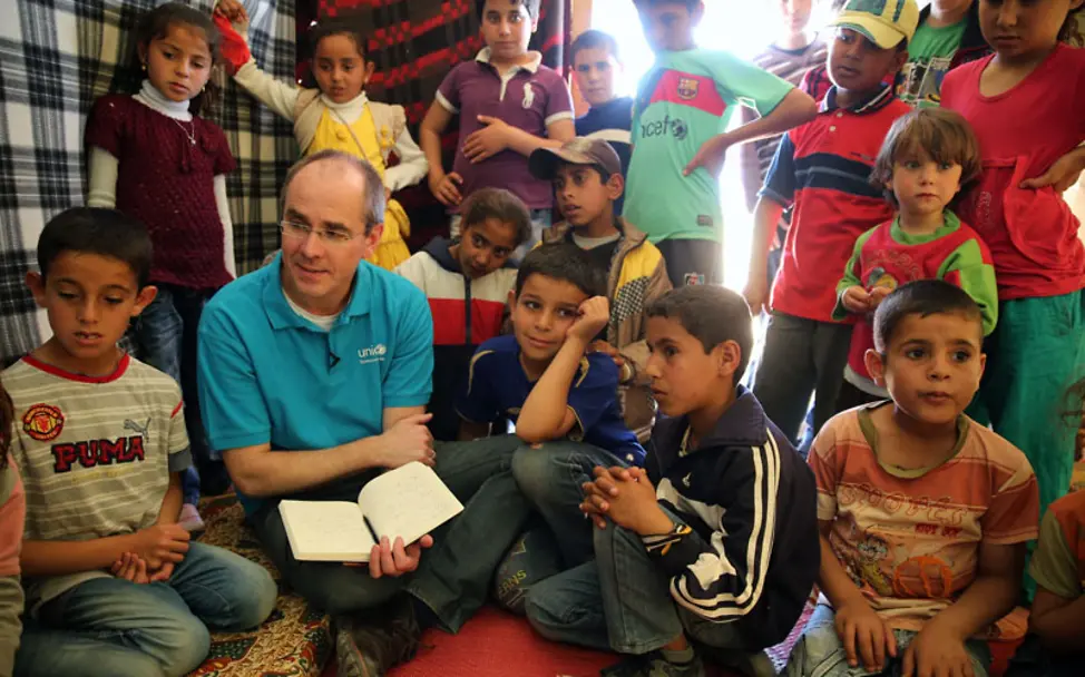 Christian Schneider mit Flüchtlingskindern im Libanon | © UNICEF/R. Haidar Syrien-Konflikt: Christian Schneider im Flüchtlingscamp